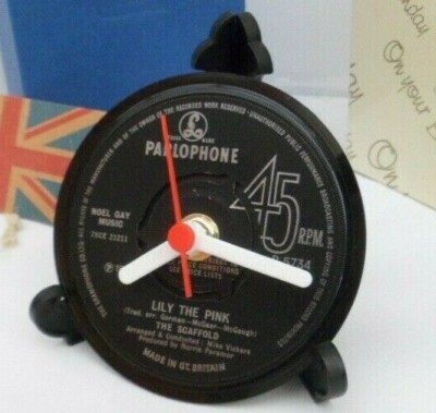 SCAFFOLD CLOCK Upcycled Vinyl Record Hit Single Desk Side Table CLOCK Size 4'' .