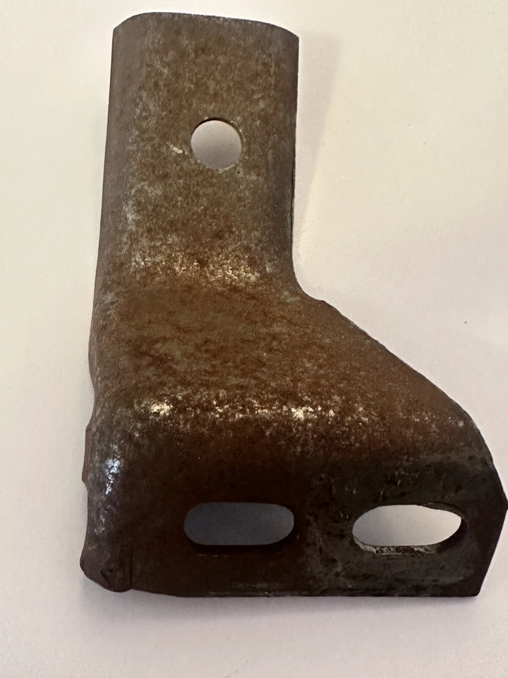 NOS? 1958-64 Chevrolet Impala Bel Air Biscayne GM LH Tail Pipe Bracket 3777913 - Image 3 of 4