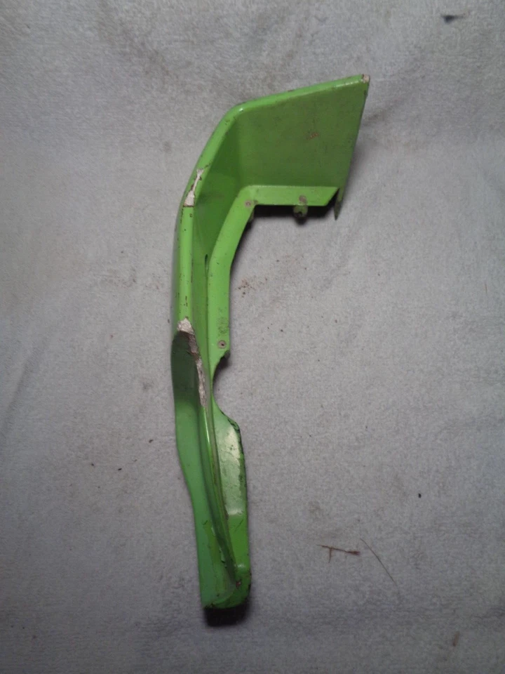 Extensión guardabarros derecho Dodge Dart 1970 Mopar Foto 2 de 4