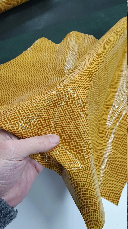 Cuero de gamuza de cabra estampado de serpiente, cuero genuino de piel de cabra efecto reptil Foto 4 de 4