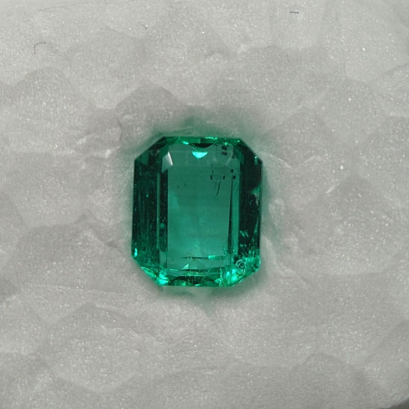 Natural Emerald 0.57 ct, approx. 5.1mm x 4.4mm x 3.0mm, Jewelry Removal e0014