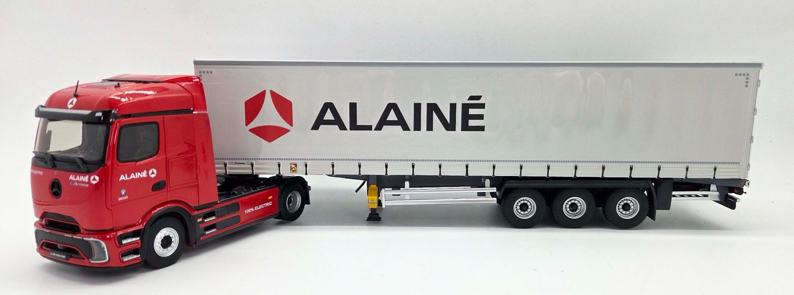 Mercedes-Benz eActros 4x2 Eligor camion miniature électrique avec semi remorque 3 essieux Alaine