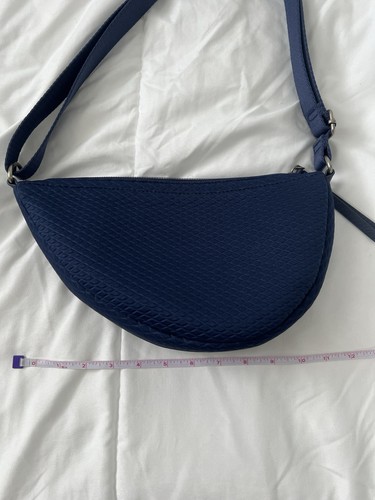 The Sak Tess Sling Bag Umhängetasche dunkelblau - Bild 8 von 10