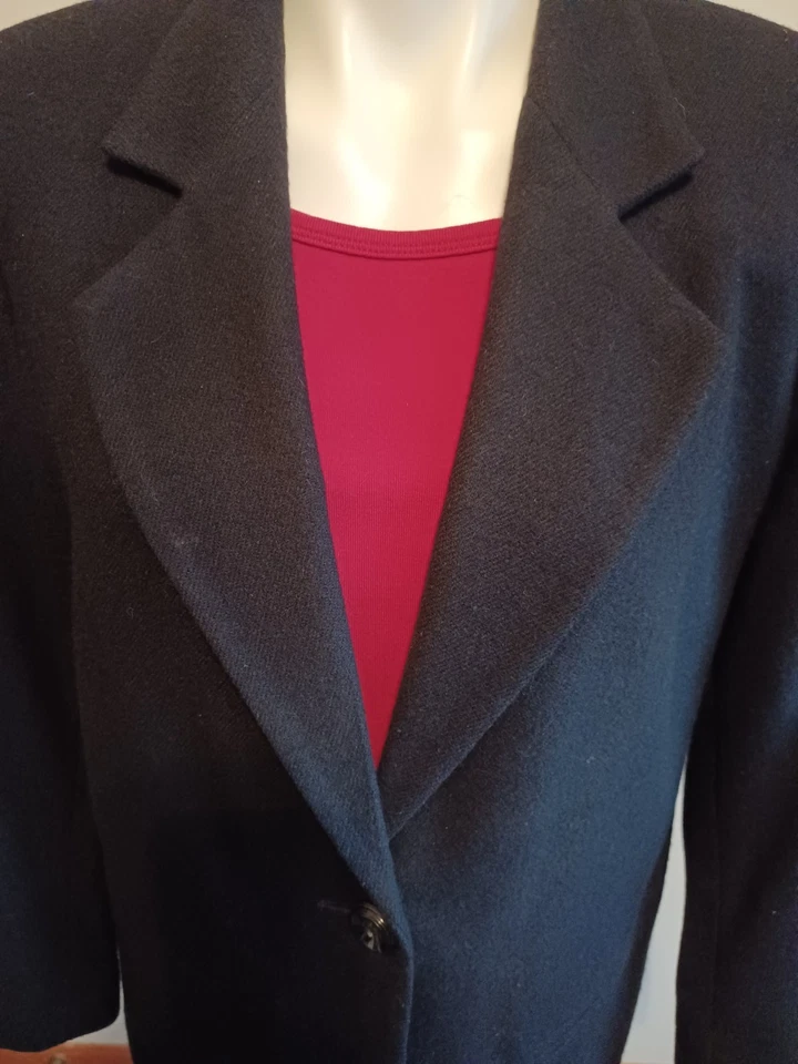 Sag Harbor Woman’s Blazer Jacket Size 8 Petite 100% Pure Wool Black - Image 2 of 4