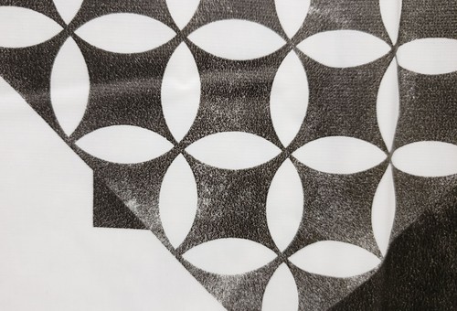 Schwere Vinyl-Tischdecke mit Flanellrücken, 52" x 90" länglich, Schwarz & Weiß Design, HS - Bild 8 von 13