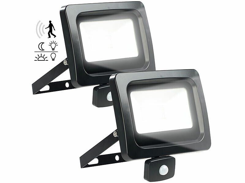 Projecteurs étanches à LED 50W 4000 lm blanc jour Luminea pour éclairage de cour