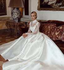Elegant Ball Gown Wedding Dresses Long Sleeves High Neck Halter Satin Beaded
