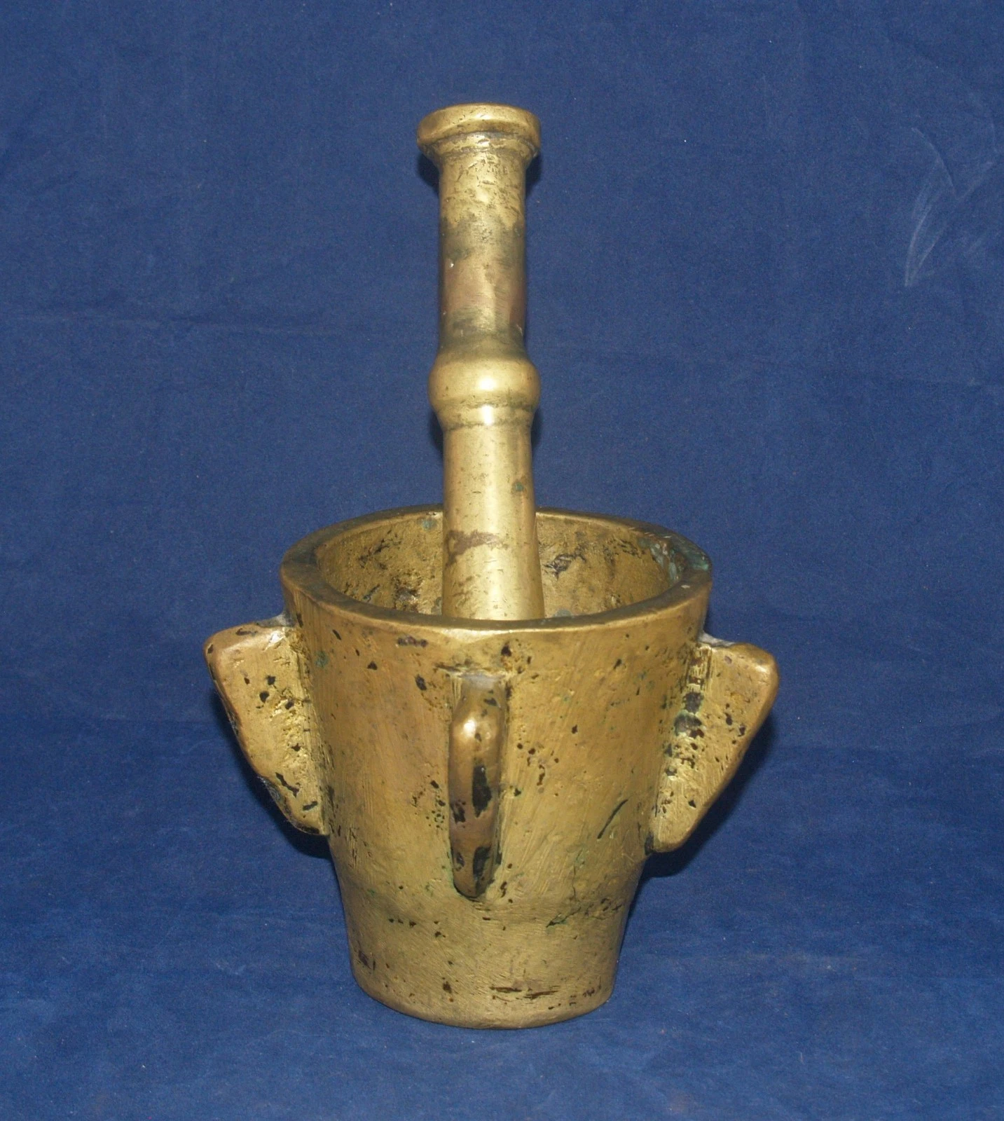 EARLY ANTIQUE BRONZE BRASS MORTAR AND PESTLE SET COLONIAL ERA SPANISH EUROPEAN
Opens in a new window