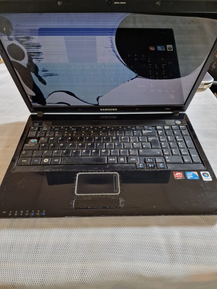 Notebook Samsung R620 16" IC2D danificado para peças Leia a descrição - Imagem 2 de 4