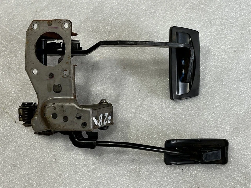 1990 1991 1992 1993 HONDA ACCORD LX BRAKE AND ACCELERATOR PEDALS A/T AUTOMATIC - Image 2 of 4