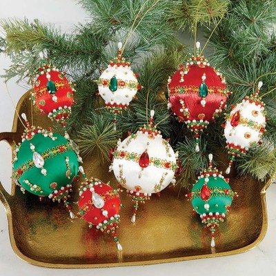 Herrschners  Christmas Charm Ornament Kit
