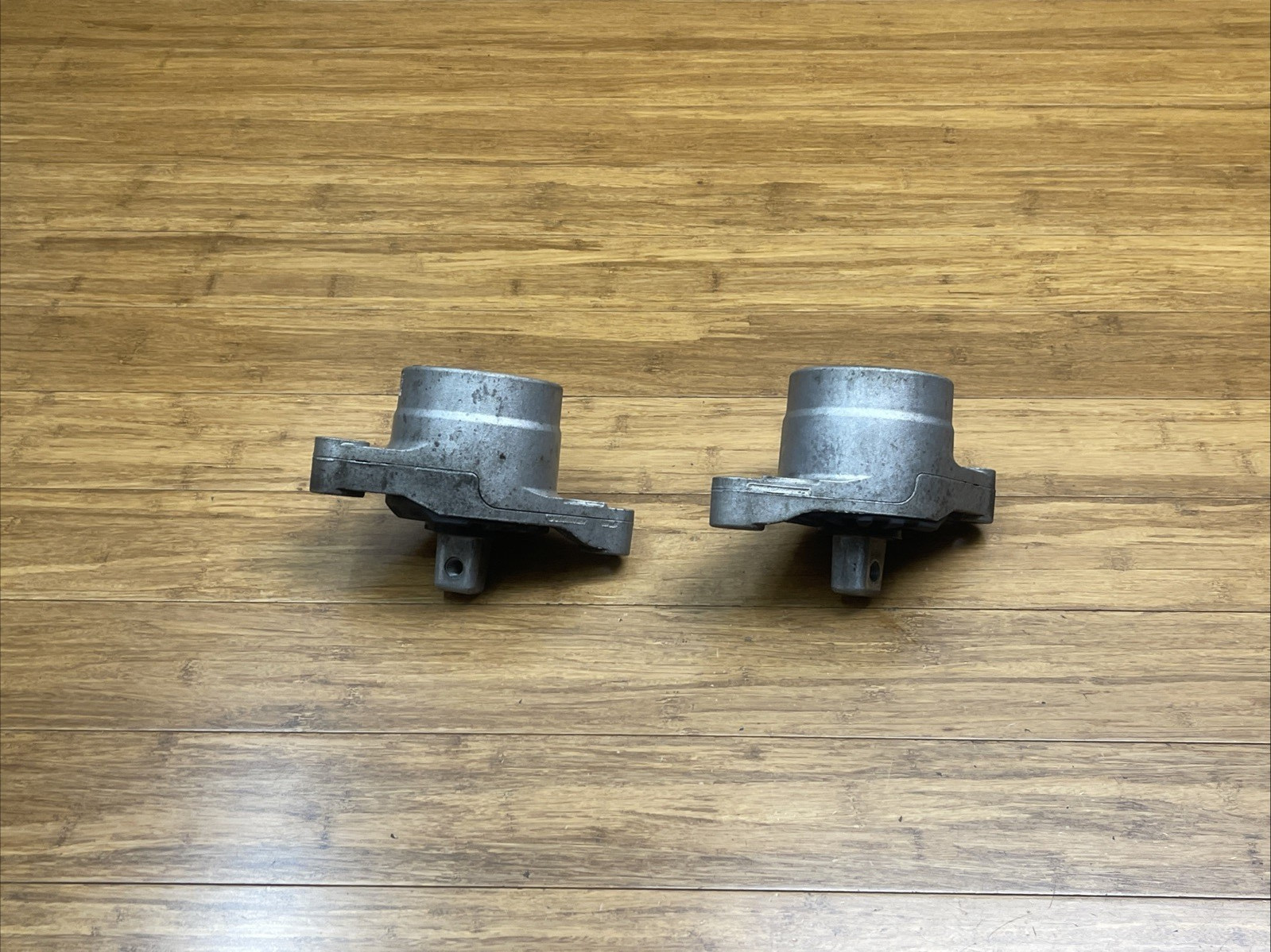 Maserati Ghibli 2013-2024 FRONT+RIGHT Engine mount
