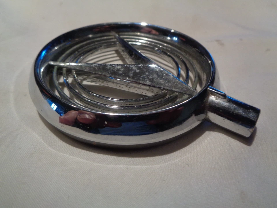 1958 Buick limited , Front Fender Gun Sight Ornament - Image 2 of 4