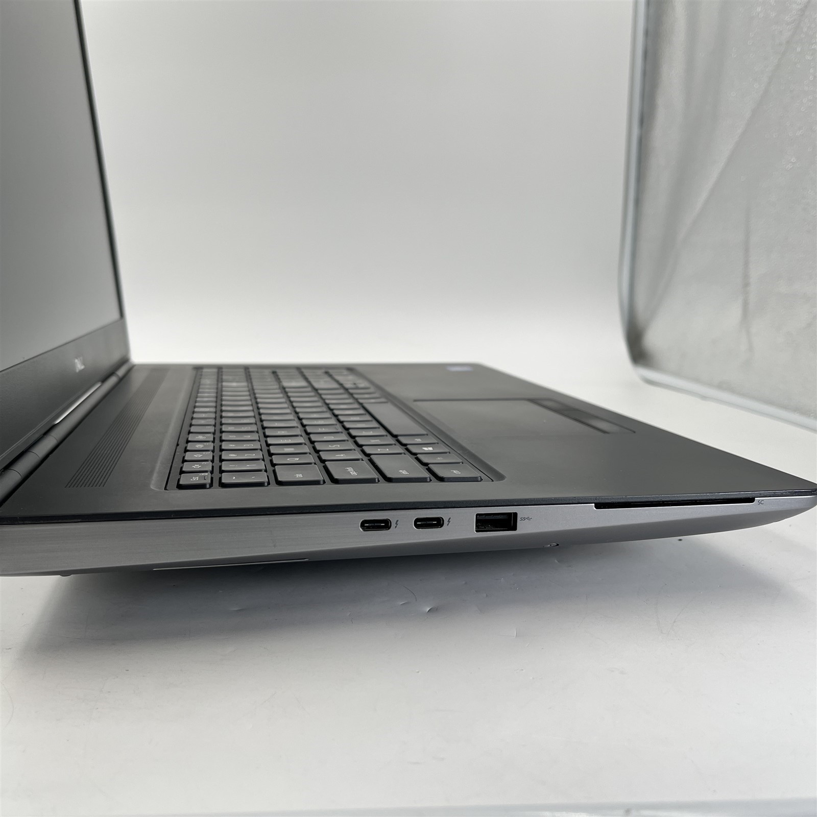 Dell Precision 7760 i7-11850H 2.50GHz/64GB RAM/1TB NVMe*Dents