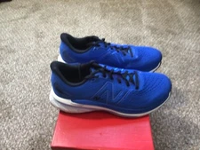 New Balance 860v13 Size: 8D