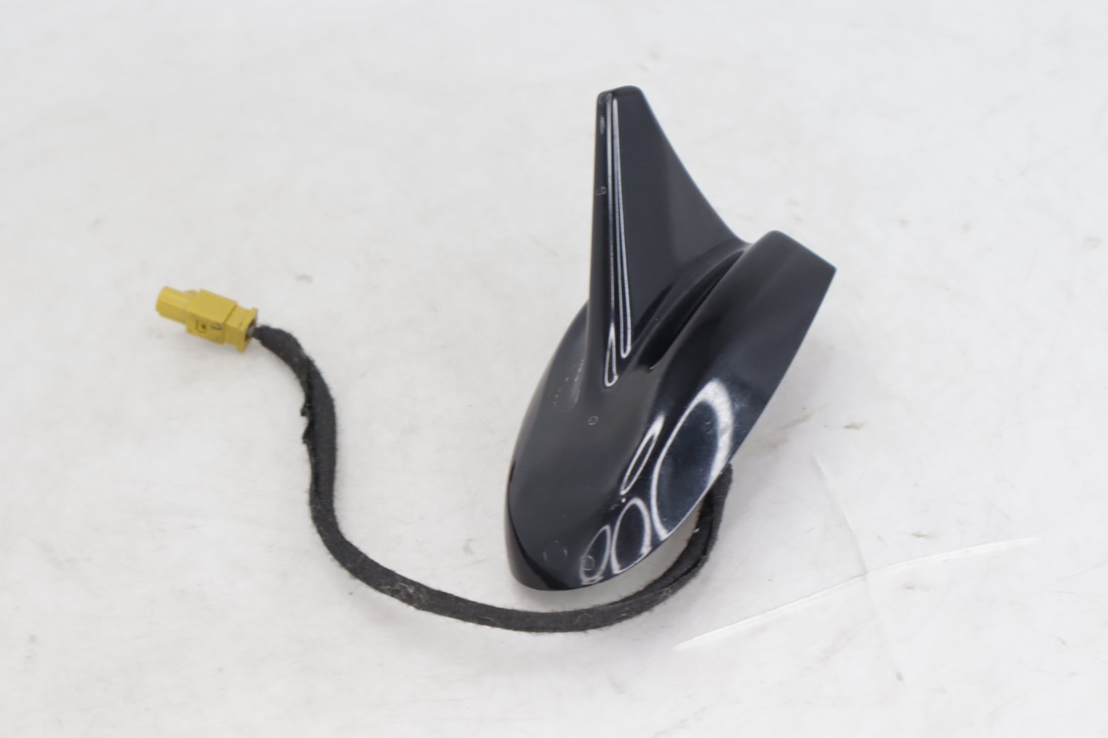 ✅ 2014-2017 Maserati Ghibli Rear Shark Fin Antenna Module Black 670026012