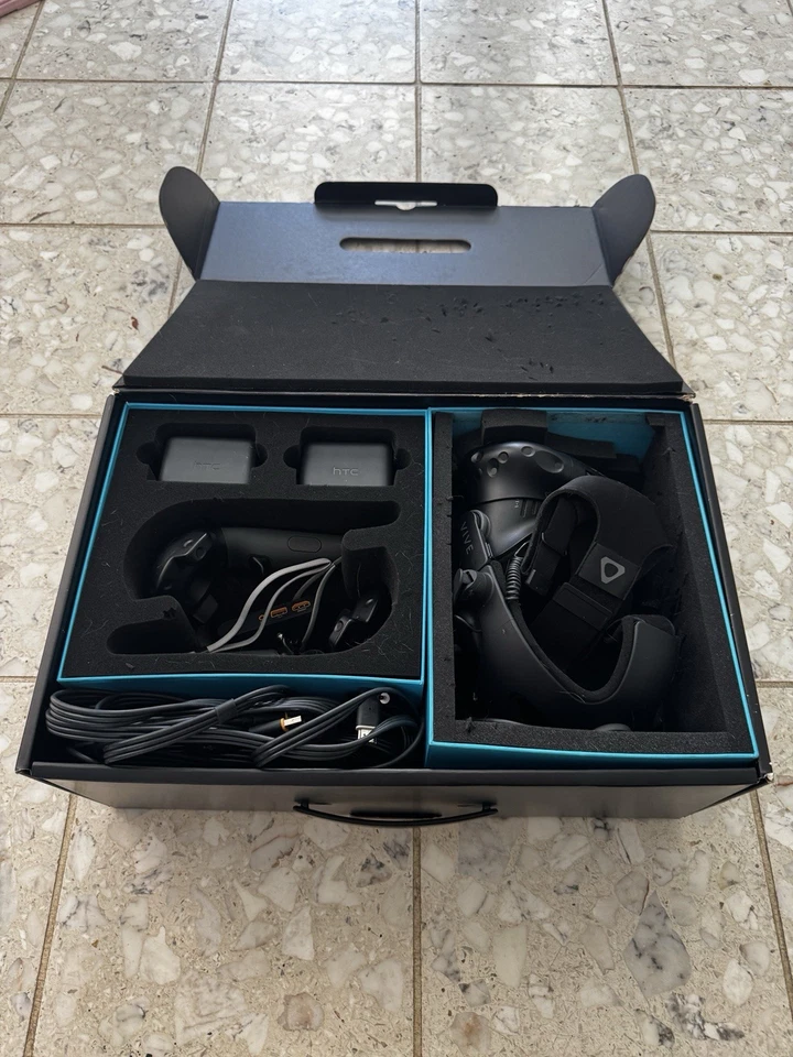 HTC Vive VR Headset Bundle + Pro Audio Strap (Read Description) - Image 3 of 4