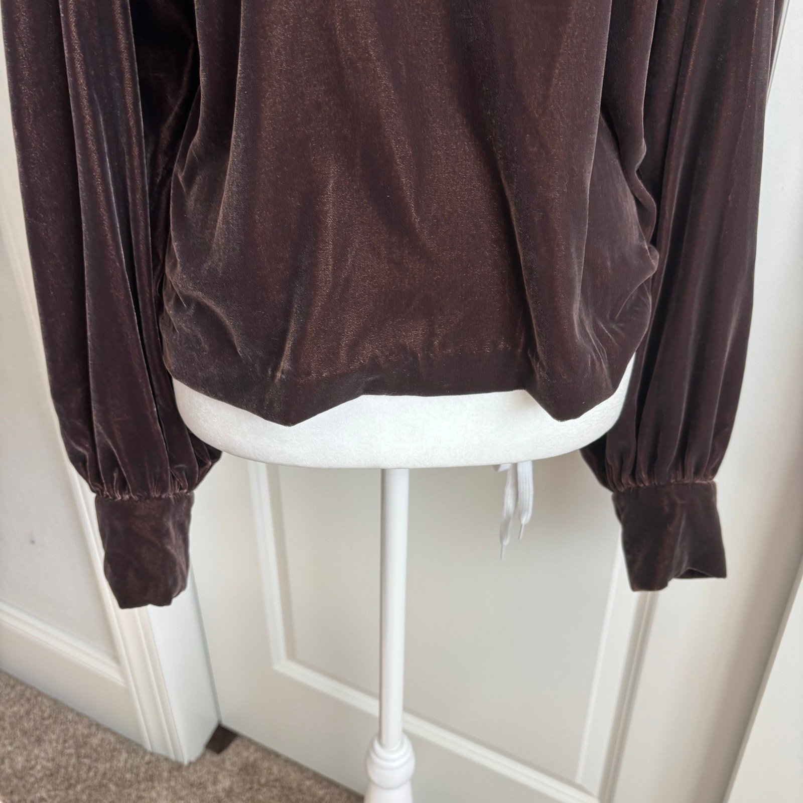 Banana Republic Cropped Velvet Long Sleeve Blouse Mock Neck XL Brown Neutral