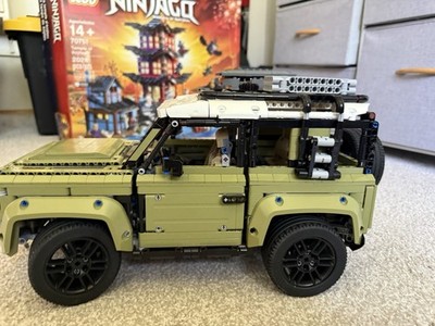 LEGO TECHNIC: Land Rover Defender (42110)
