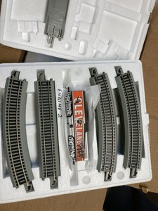 Bachmann HO engine B w/ 2-Rail Track Set w/ Roadbed  Cleveland Browns collectors
