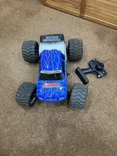 duratrax thunderquake rc truck 1:8 scale