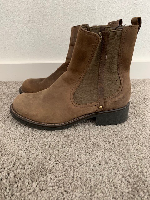 clarks chelsea boots womens sale