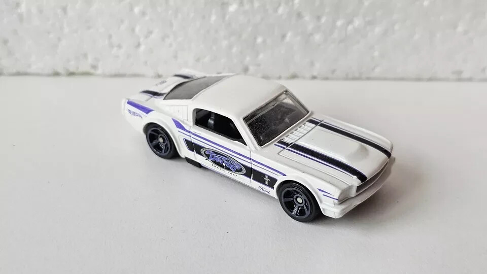 HOT WHEELS 65 MUSTANG 2+2 FASTBACK WHITE PURPLE | eBay