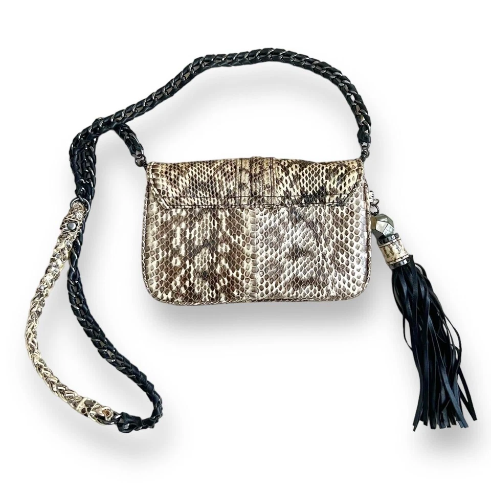 RAFE 黑色和奶油色蛇皮皮革链条流苏迷你斜挎包 — 第 2/4 张图片