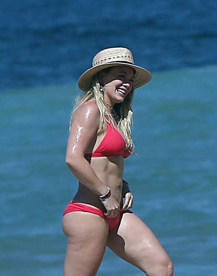 Hilary Duff In Red Bikini Glossy Sexy 8X10 CELEBRITY PHOTO 738374. Hilary Duff In Red Bikini Glossy Sexy 8X10 CELEBRITY PHOTO 738374.