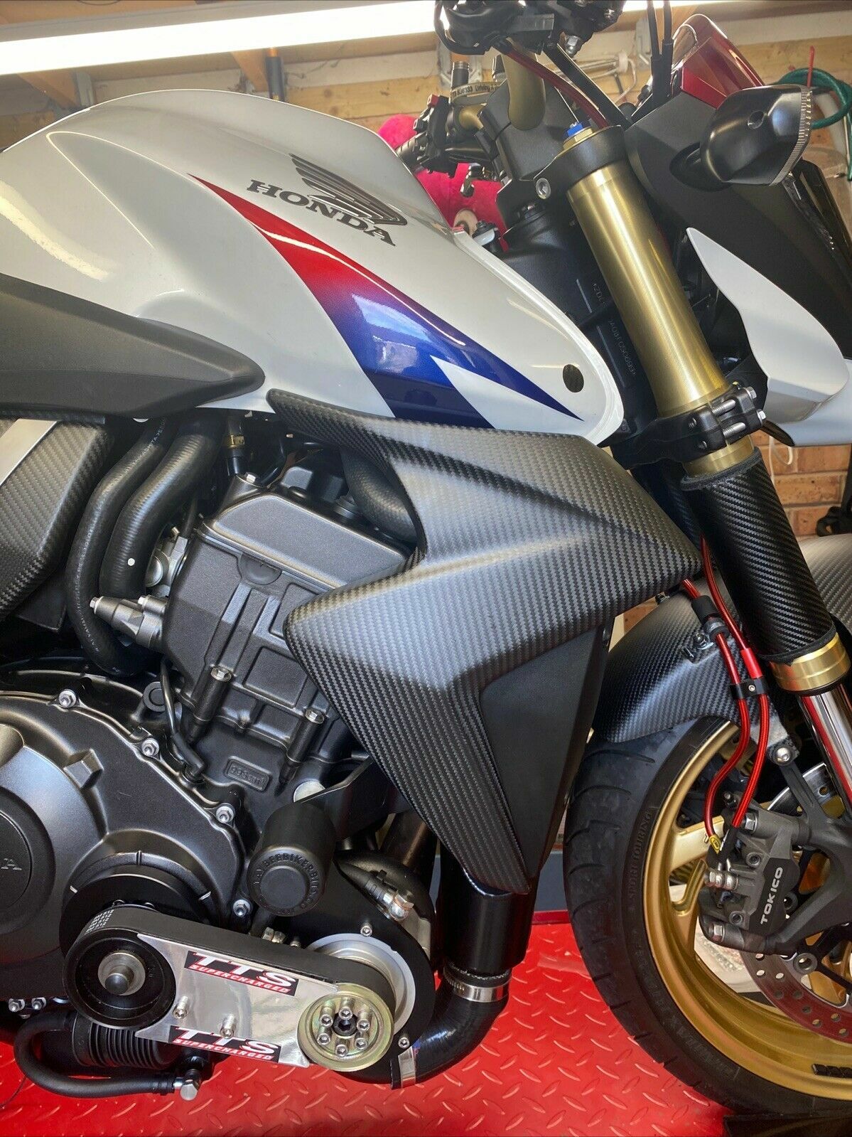 Flancs de radiateur en carbone mat pour Honda CB1000R 2008-2017
