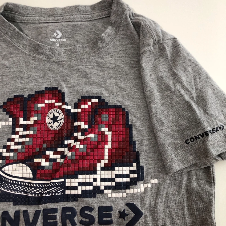 Converse Boys Gray With Red Sneakers Graphic Boys Size Small 8-10 YRS - Image 2 of 4