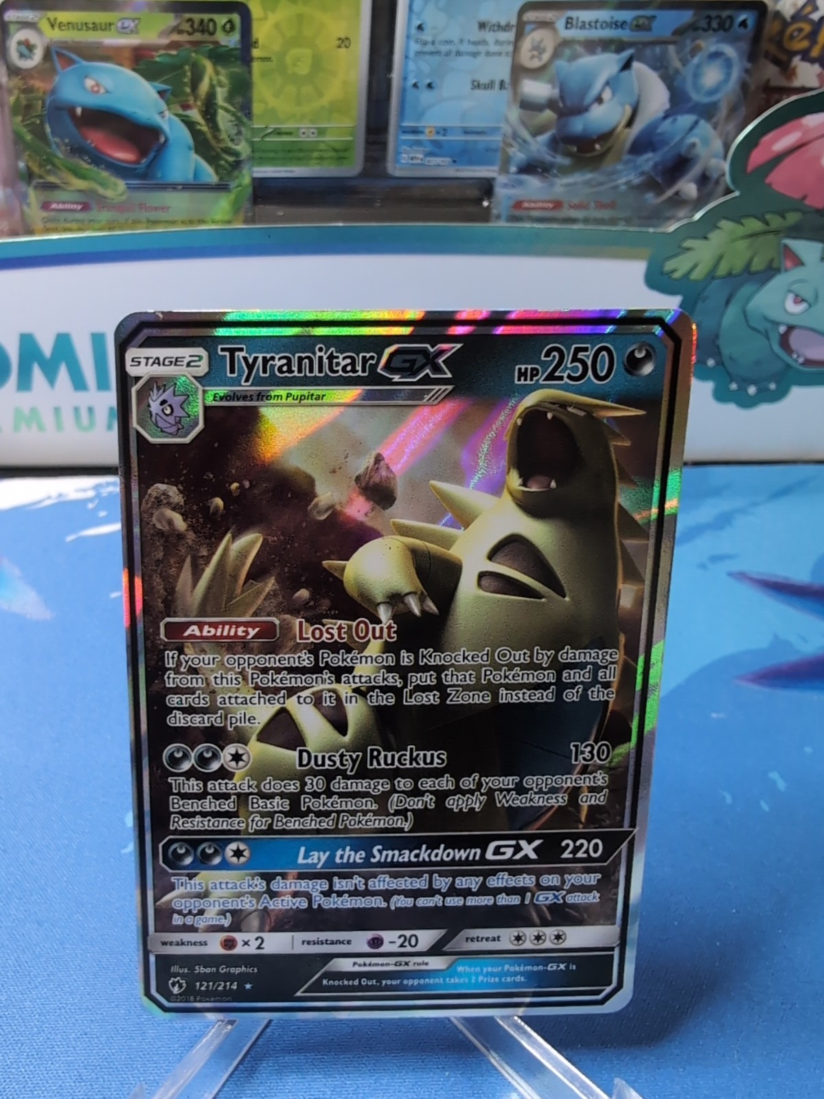 Tyranitar GX 121/214 Sm-Lost Thunder Holo NM
