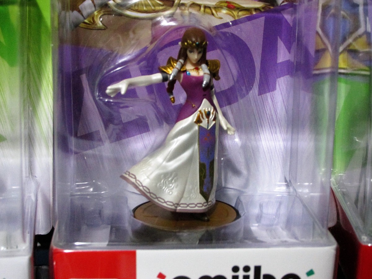 Pack of 3 amiibos: Link, Zelda and Toon Link New and Sealed | eBay