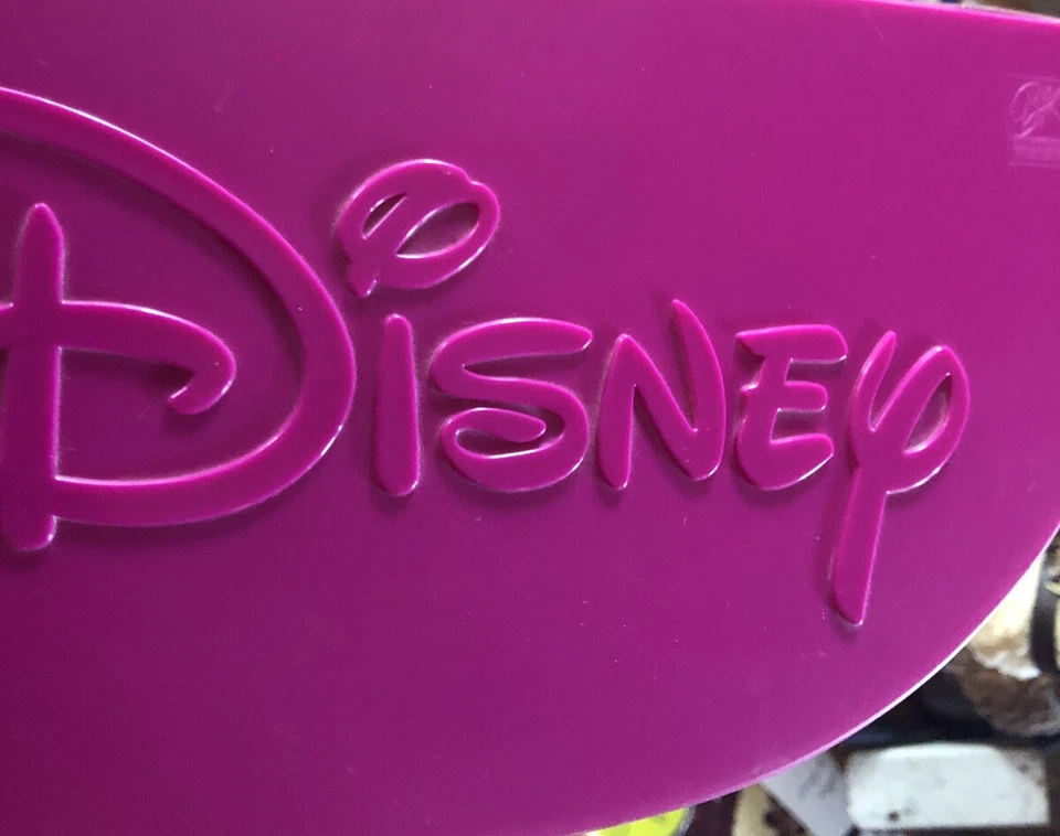 MUÑECA PORCELANA CENICIENTA COPO DE NIEVE RECUERDOS LLAVE LATÓN PRINCESA DISNEY NUEVA EN CAJA Foto 2 de 3