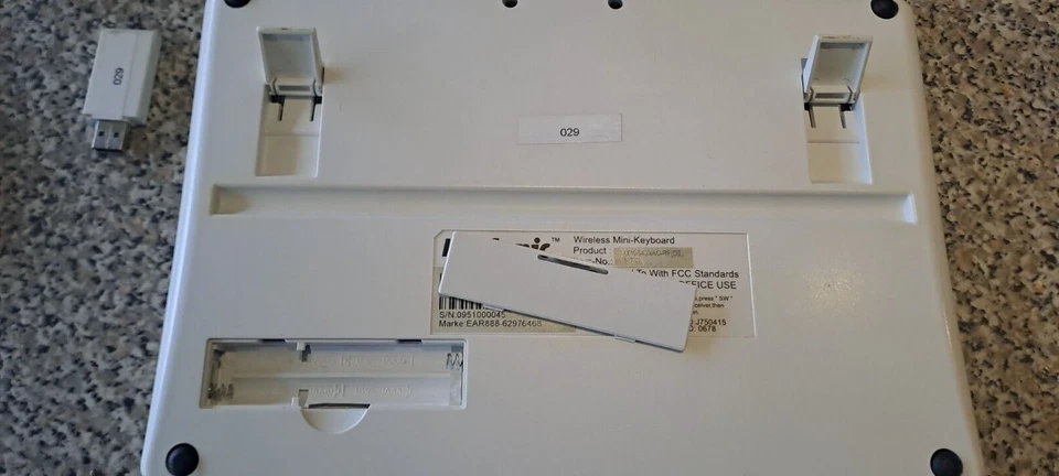 Mini-Funktastatur/Touchpad von Keysonic ACK-540MAC-RF QWERTZ APPLE und PC - Bild 2 von 2