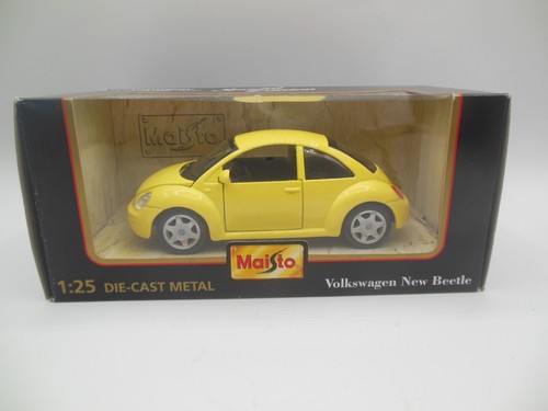 Maisto 31975 VW Volkswagen new Beetle in Primrose Yellow 1:25 scale - Picture 8 of 13
