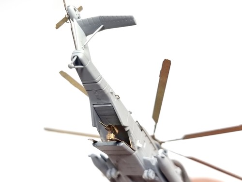 HS-MODEL U350039S 1/350 US MARINE CH-53E SUPER STALLION - Picture 7 of 13