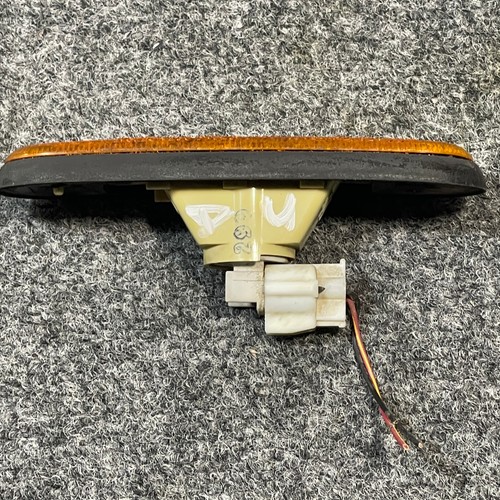 SUZUKI ESTEEM AERIO FRONT SIDE MARKER LIGHT RH OEM PASSENGER - Picture 8 of 9