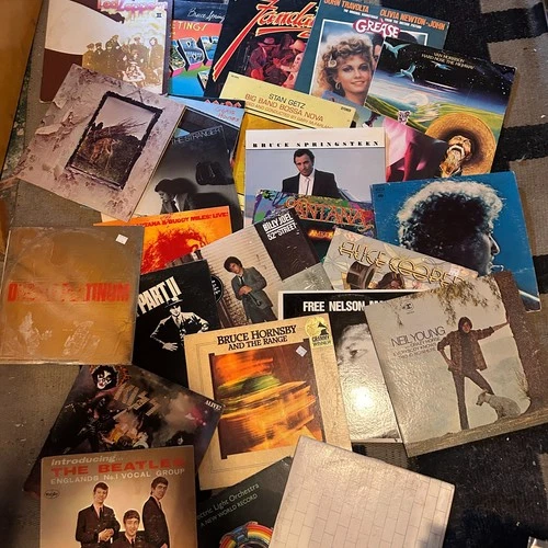 LOT OF 28 CLASSIC ROCK  LPs - Kiss Led Zeppelin Steely Dan Hendrix