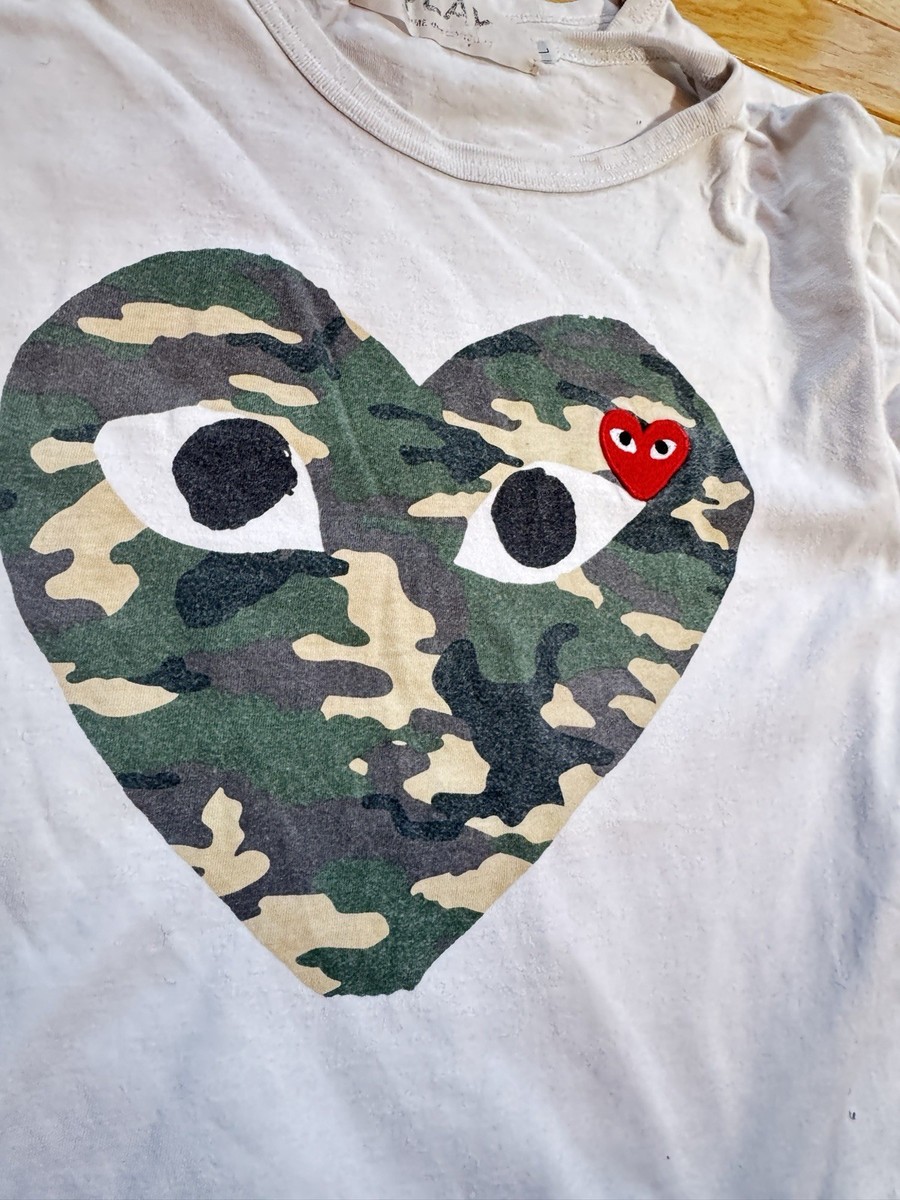 Comme Des Garcons PLAY x A Bathing Ape XL White Camouflage Heart