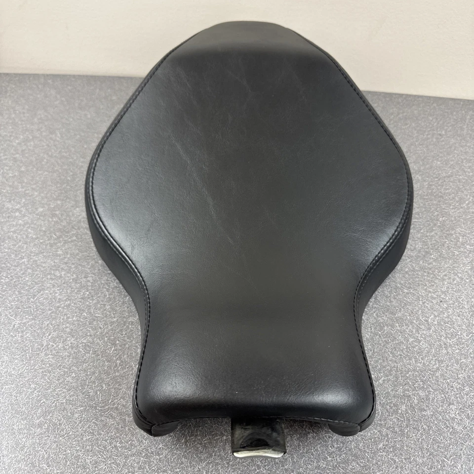 Asiento de perfil bajo Harley-Davidson Solo 51550-11 H820101AR03229 Foto 3 de 4