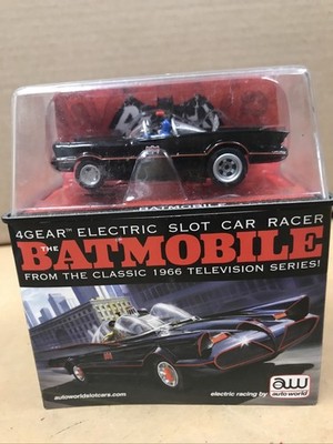 AUTO WORLD 4 GEAR BATMOBILE FROM THE CLASSIC 1966 TV SERIES HO SLOT CAR