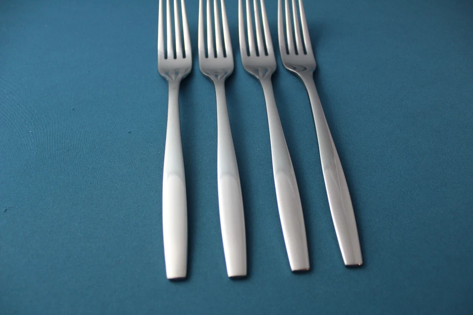 4 Tenedores de Cena Nambe AIDAN Brillante 18/10 Acero Inoxidable Vietnam NUEVO 8 3/8" Foto 2 de 4