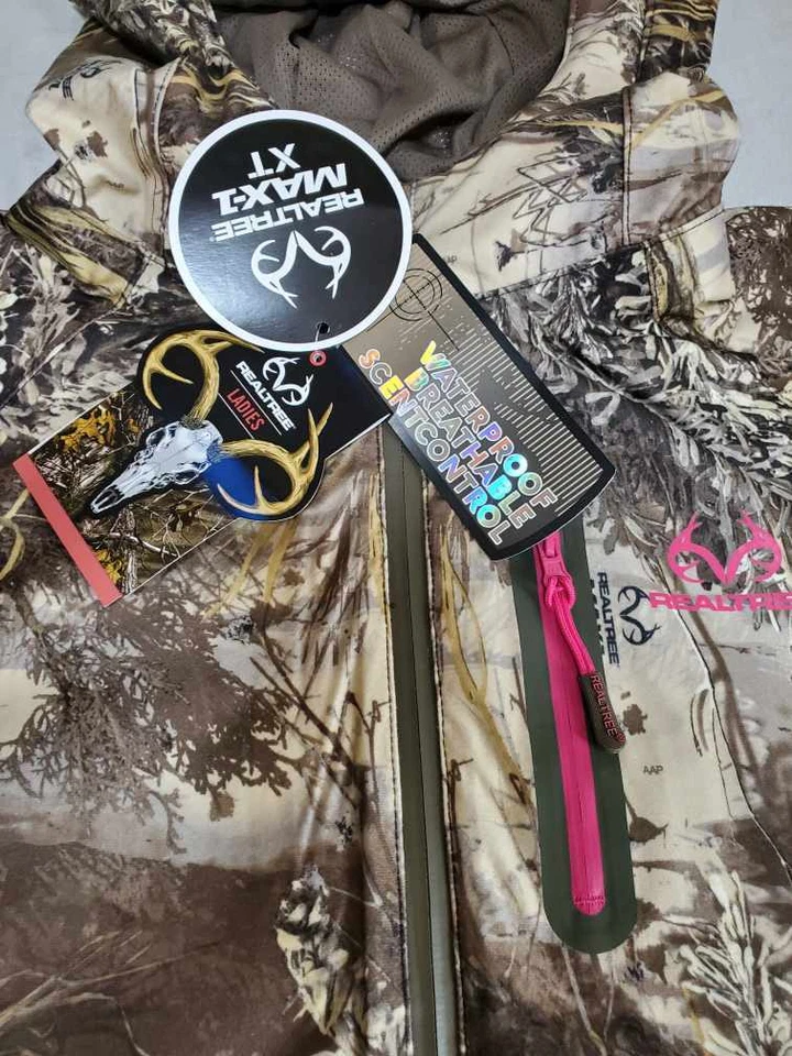 M Women's Realtree Lightweight Sent Control Jacket Realtree MAX-1 XT Pink Logo - Image 4 of 4