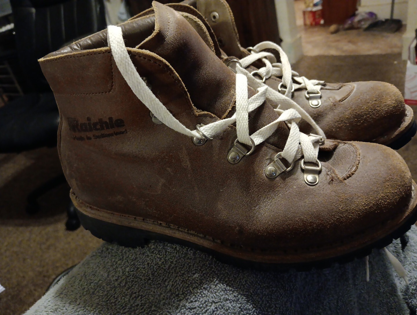 Raichle Swiss Made Hiking Boots Size 26 for Outdoor Adventures-image
