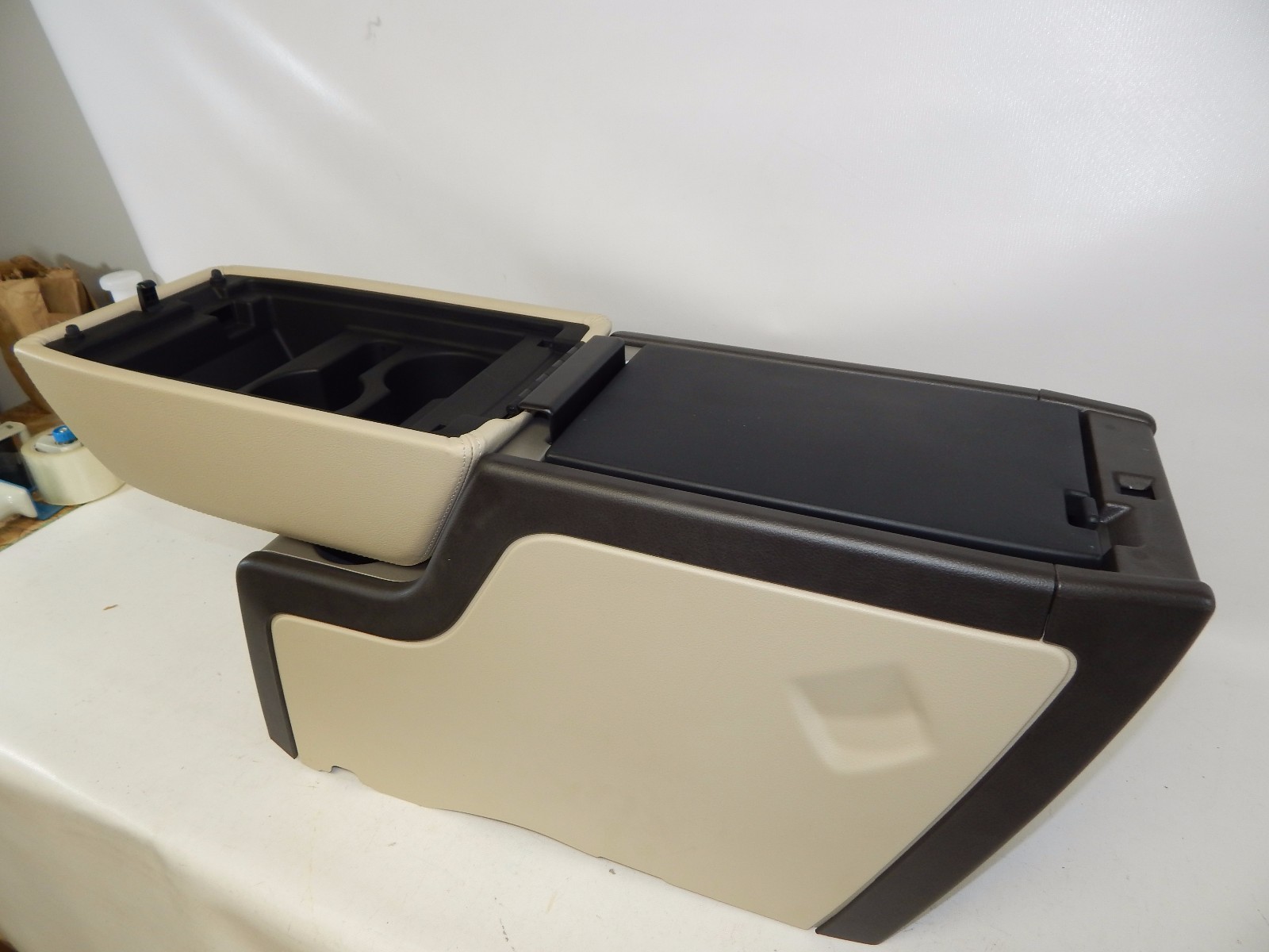New OEM 2003 Lincoln Aviator Rear Center Console Cup Holder Assembly eBay