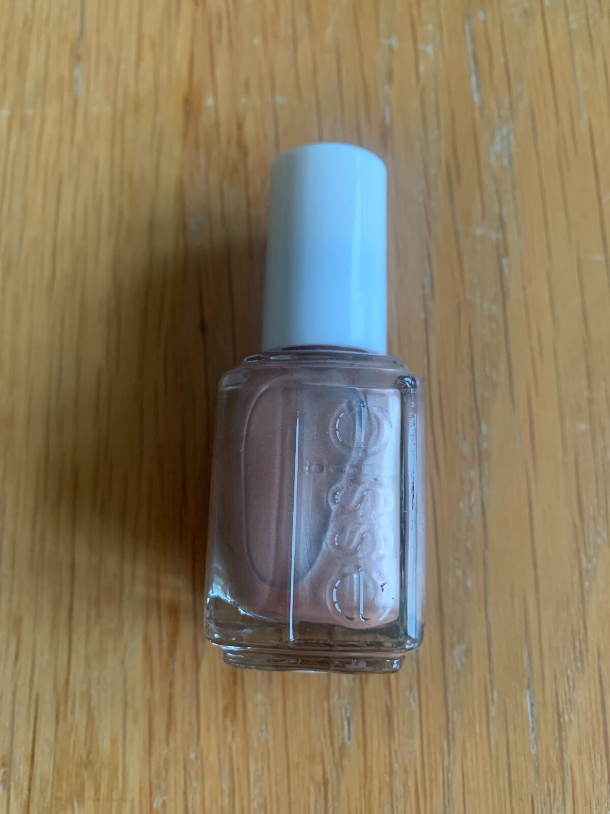 Brand New & Genuine Essie Nail Polish - Shade Buy Me A Cameo (286)