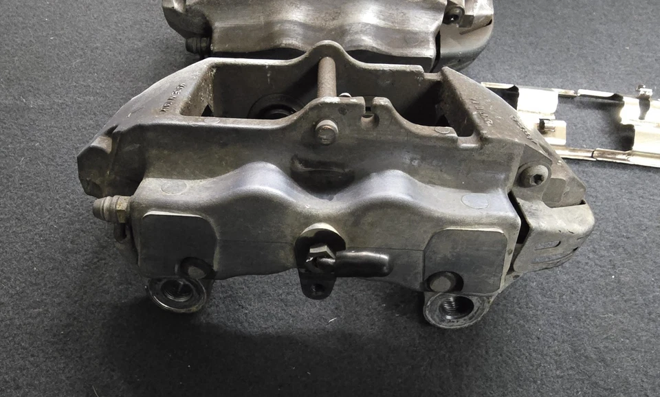 04-15 Volkswagen Touareg/Porsche OEM Rear Brembos - Image 3 of 4