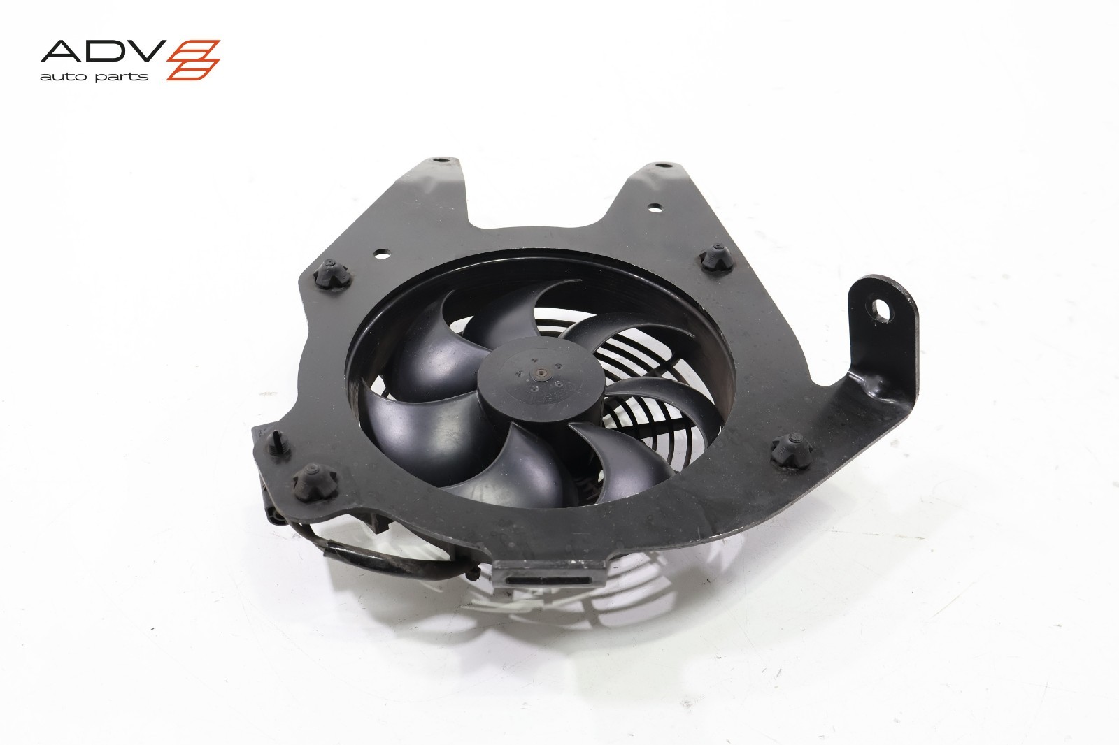 2014 - 2020 BMW i8 I12 ENGINE COOLING RADIATOR FAN MOTOR W/ BLADE OEM
