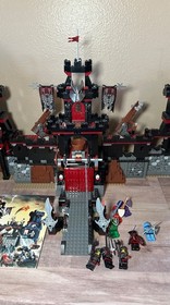 95% Complete Lego 8877 Knights Kingdom Vladeks Dark Fortress with Minifigs
